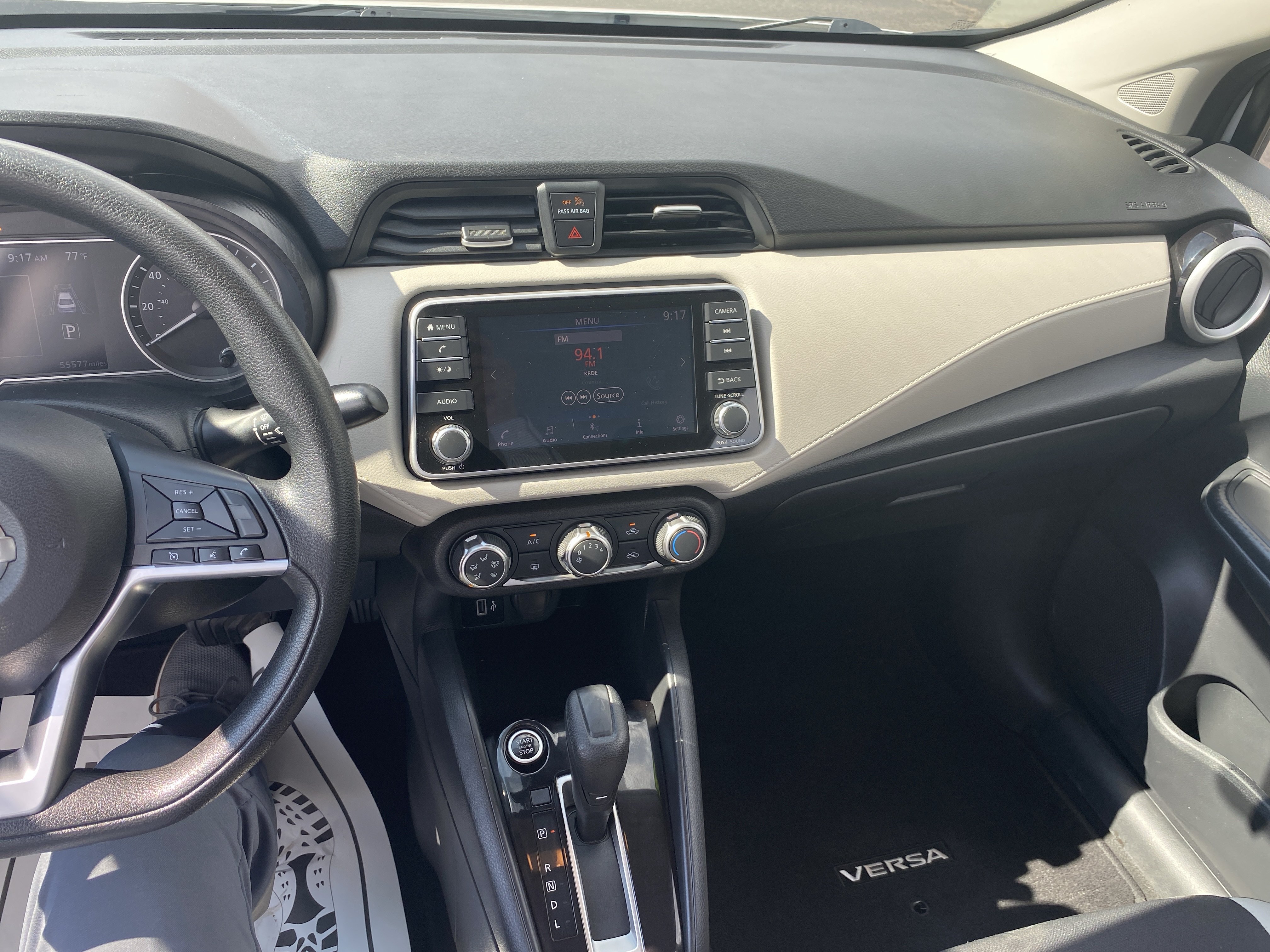 Used 2022 Nissan Versa SV FWD image 17
