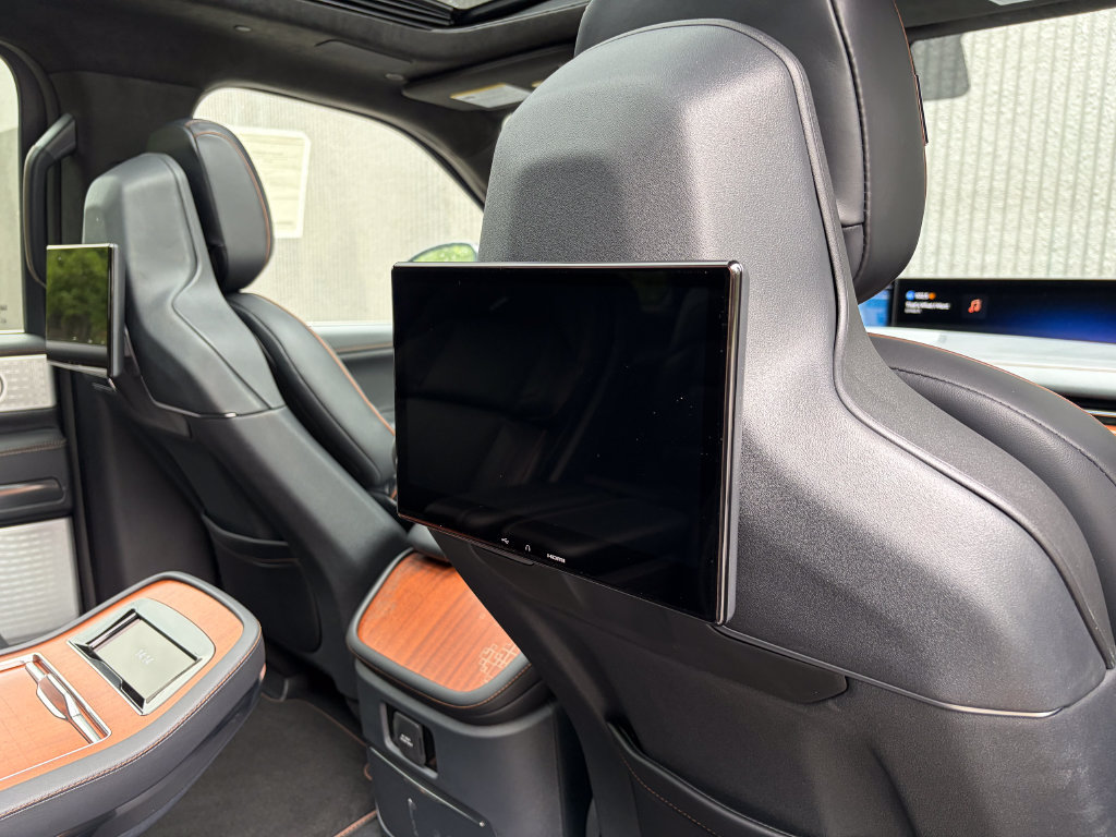 New 2027 Lincoln Navigator Black Label AWD/4WD image 37