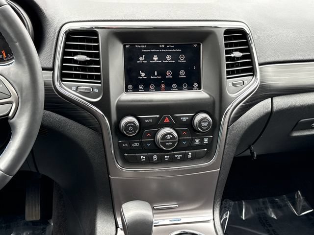 Used 2019 Jeep Grand Cherokee Laredo AWD/4WD image 11