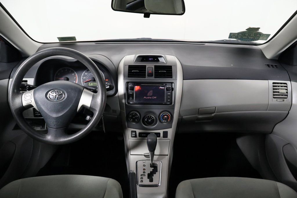 Used 2013 Toyota Corolla LE image 8