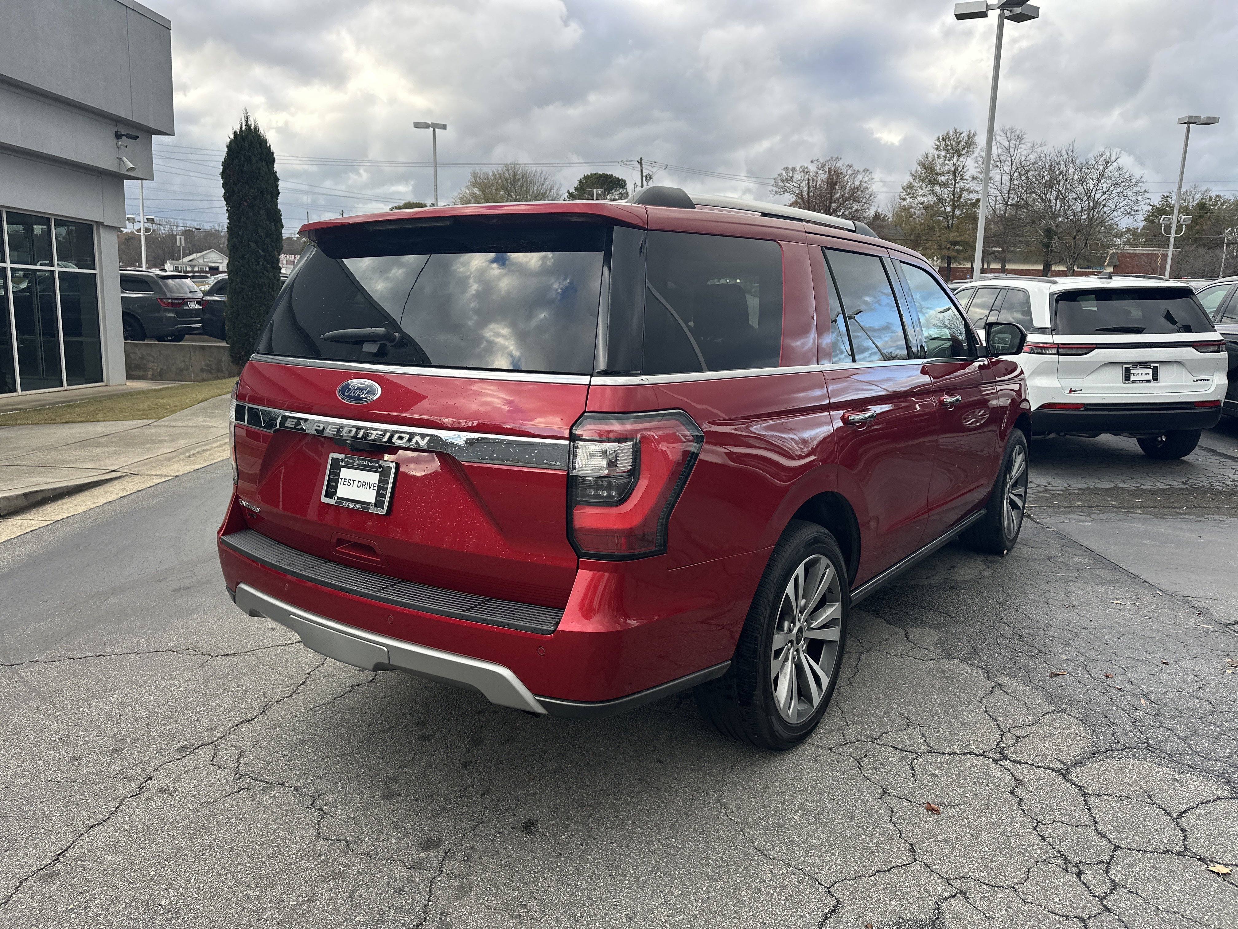 Used 2020 Ford Expedition Limited w/ Equipment Group 302A image 9