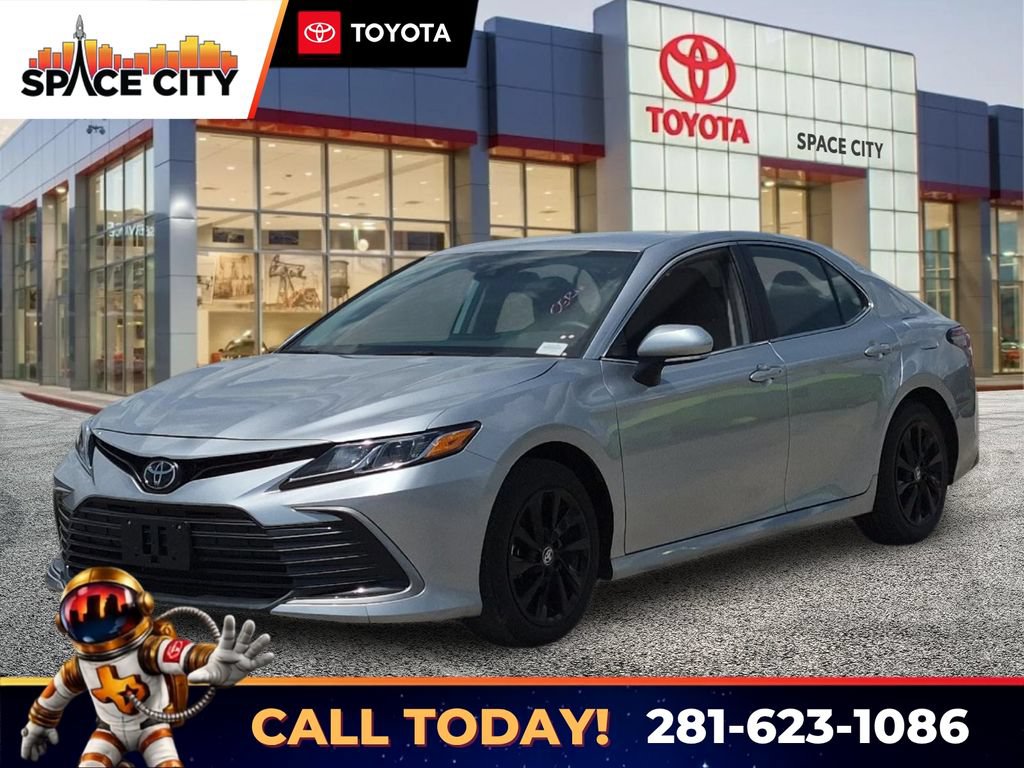 Used 2024 Toyota Camry LE w/ Convenience Package FWD image 1