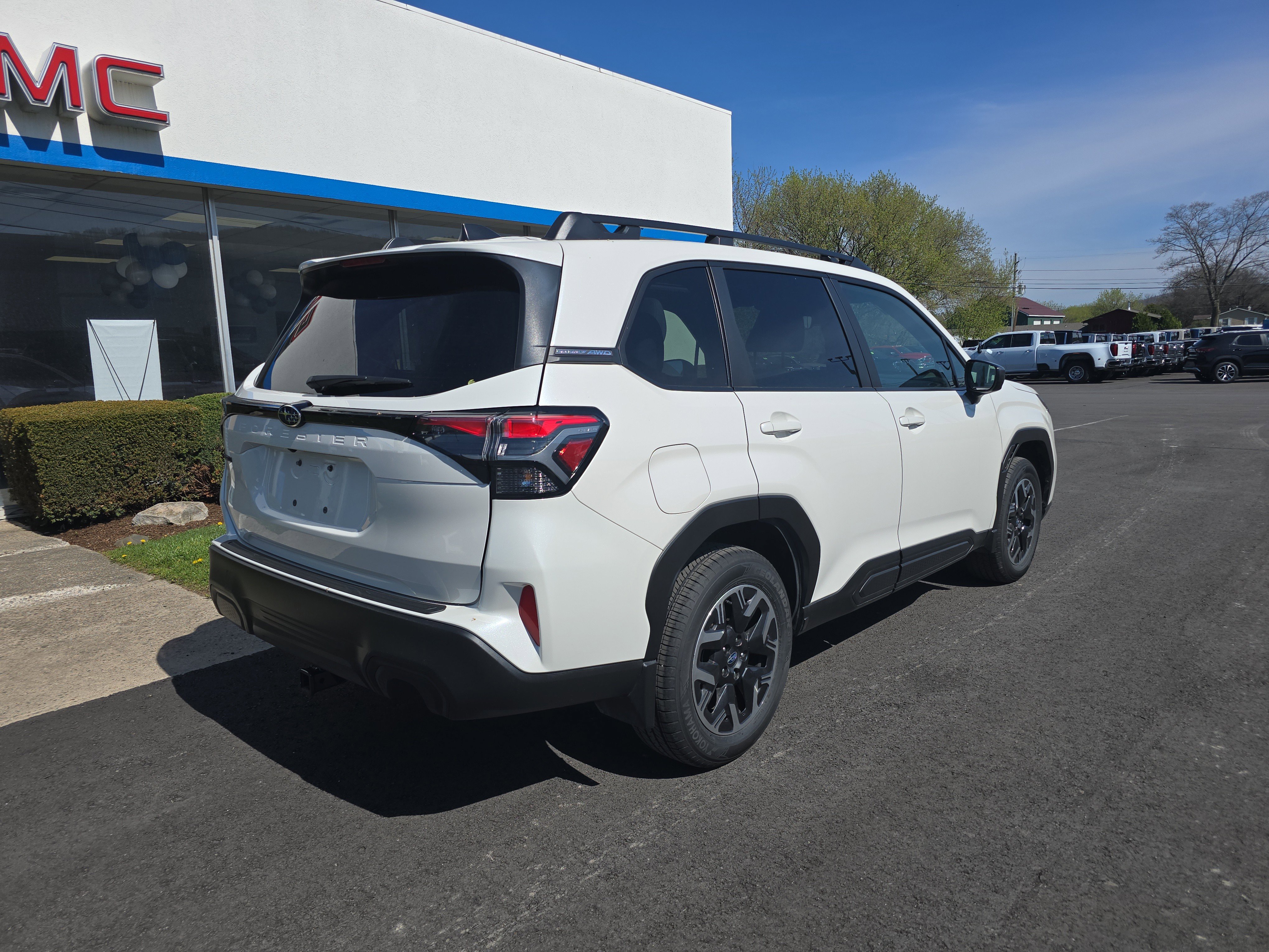 Used 2025 Subaru Forester Premium AWD/4WD image 3