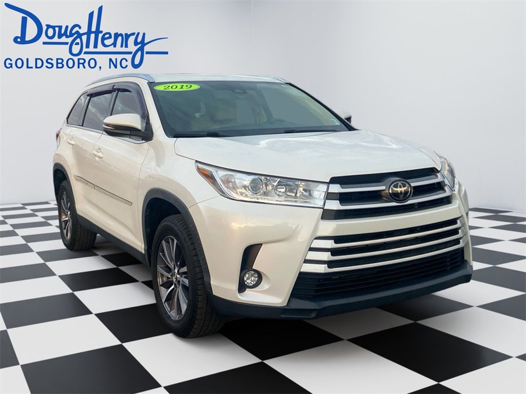 Used 2019 Toyota Highlander XLE image 7