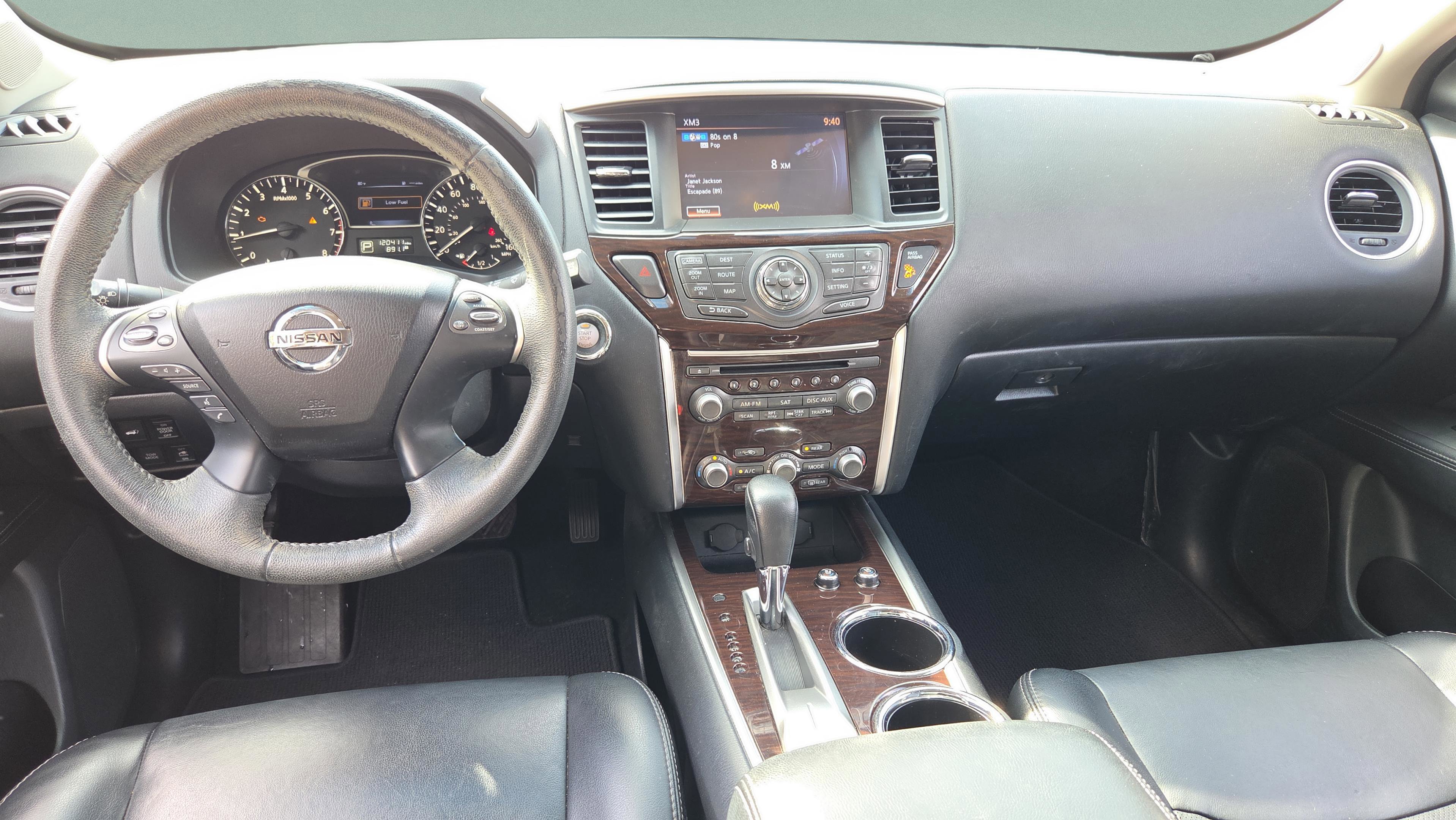 Used 2015 Nissan Pathfinder Platinum FWD image 12