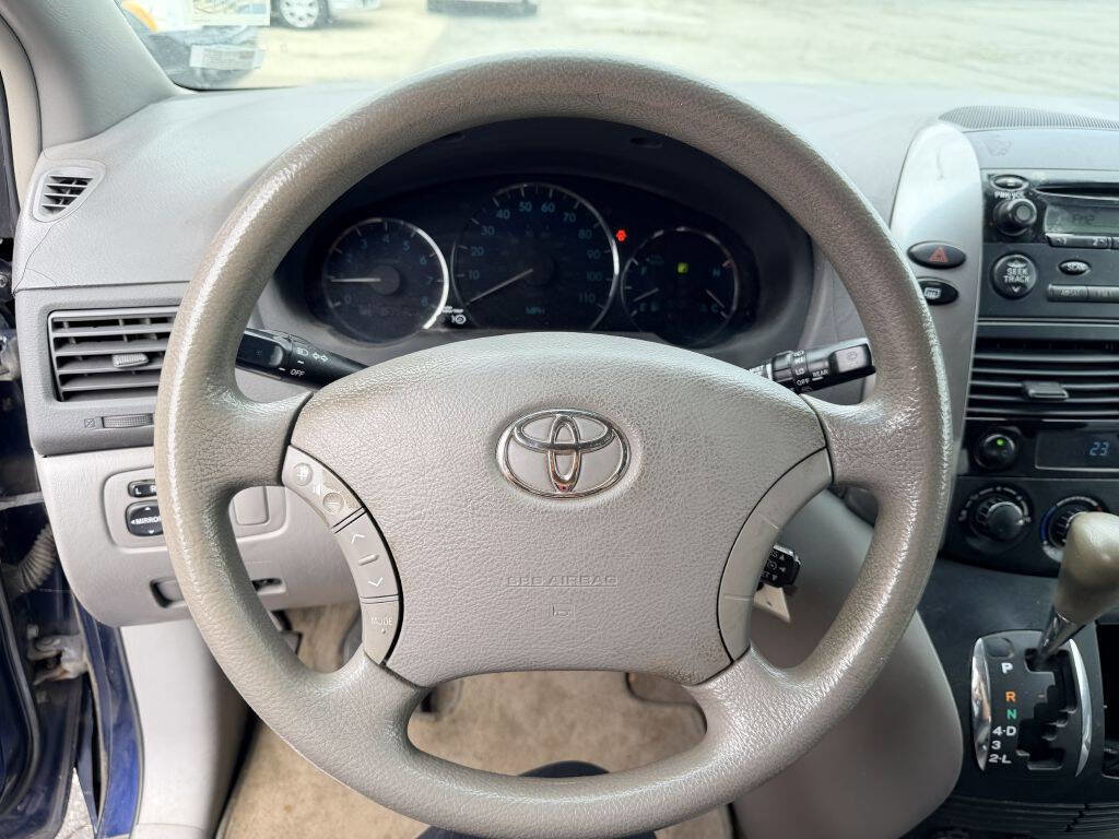 Used 2006 Toyota Sienna CE FWD image 11