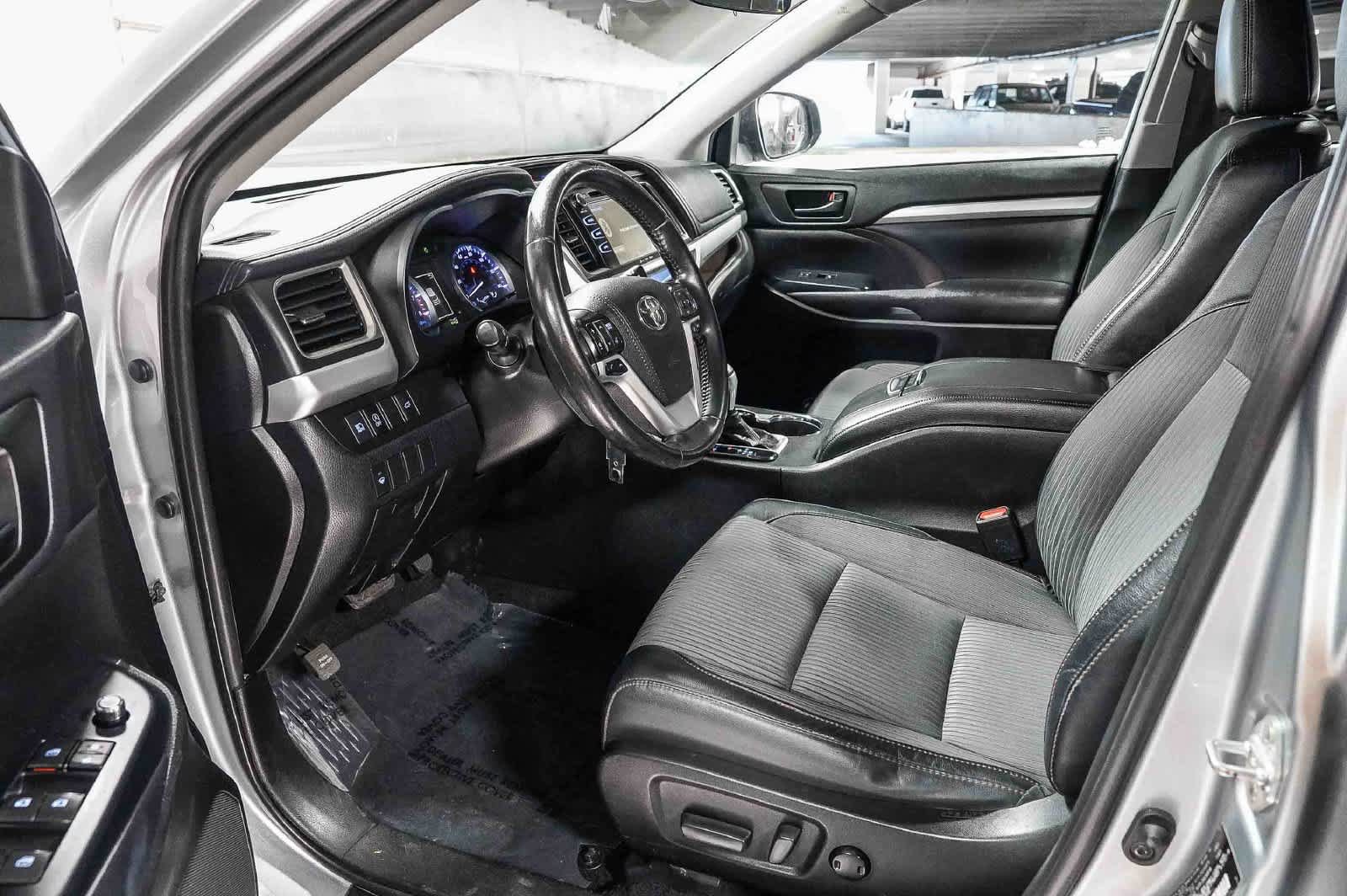 Certified 2019 Toyota Highlander Plus FWD image 18