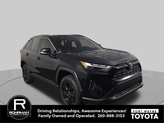 Used 2023 Toyota RAV4 XLE AWD/4WD image 4