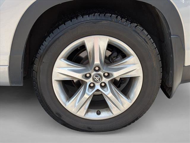 Used 2016 Toyota Highlander Limited Platinum image 4