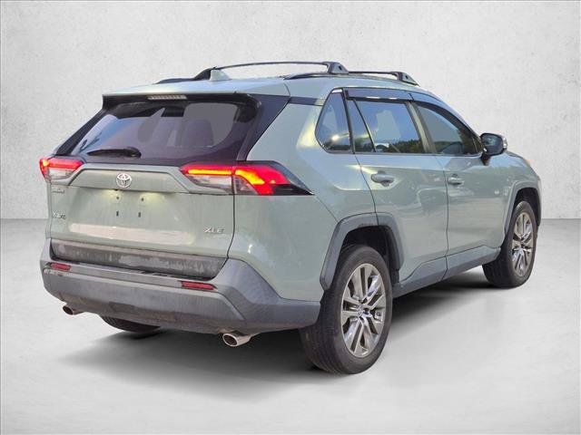 Used 2019 Toyota RAV4 XLE Premium w/ Cold Weather Package FWD image 5