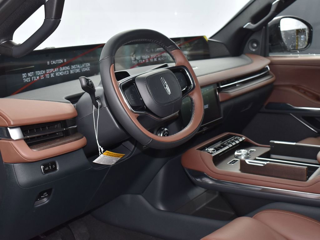 New 2026 Lincoln Navigator L Reserve AWD/4WD image 8