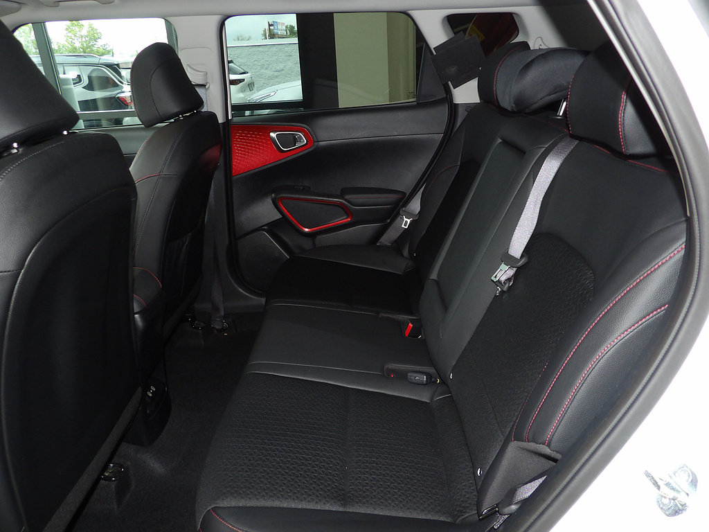 Used 2023 Kia Soul GT-Line FWD image 23