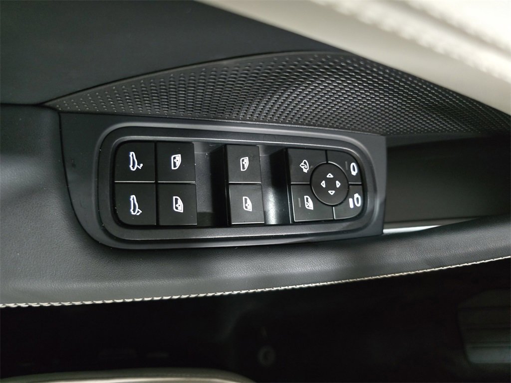 Certified 2025 Porsche Panamera GTS image 21