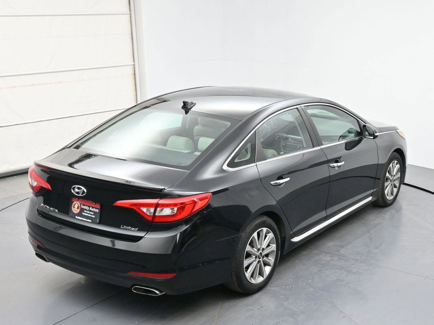Used 2017 Hyundai Sonata Limited w/ Tech Package 03 FWD image 32