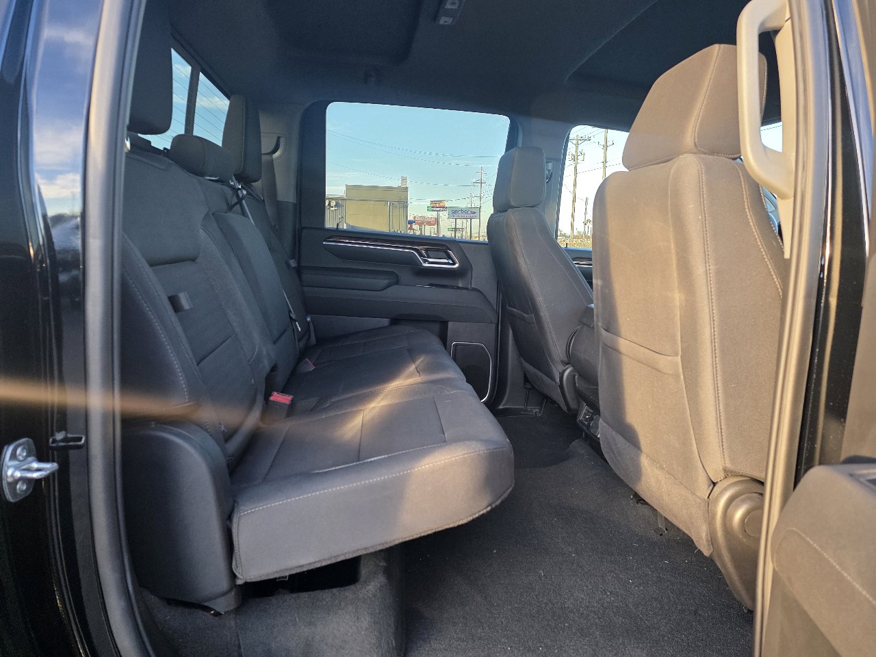 Used 2025 GMC Sierra 2500 SLE w/ SLE Value Package; image 15