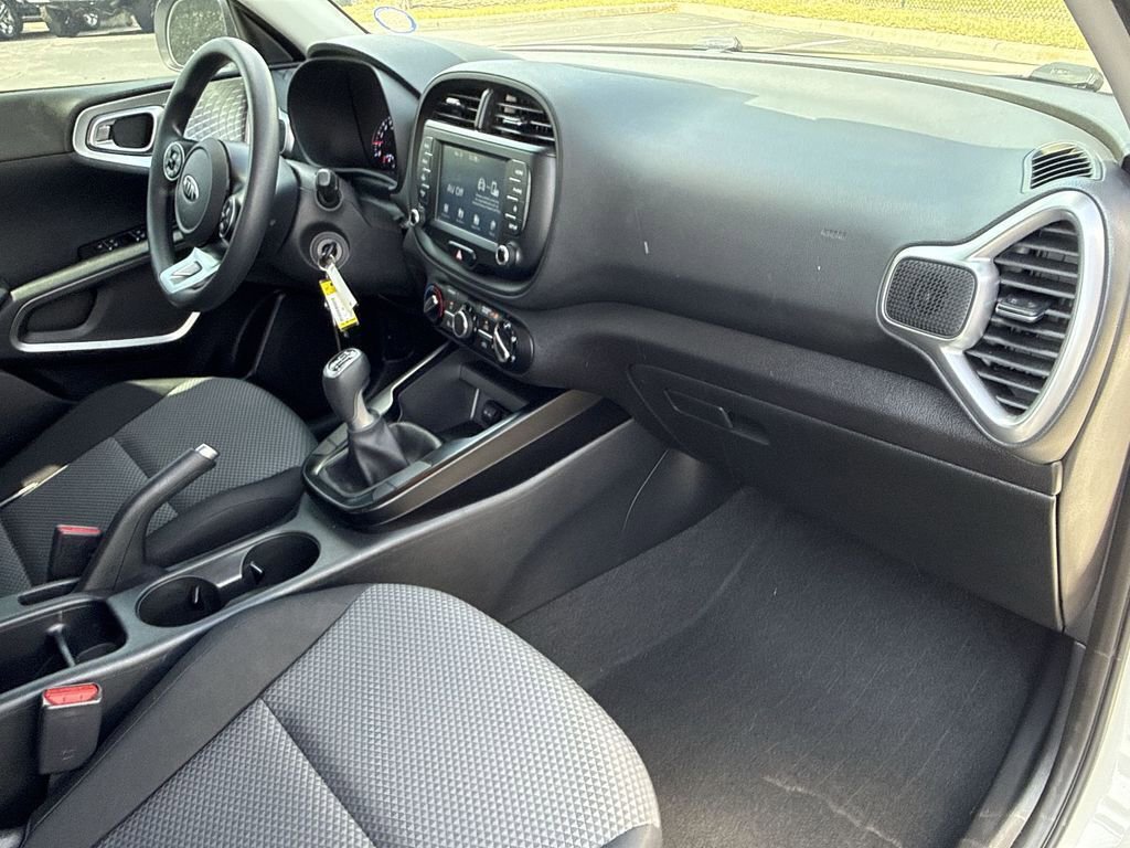 Used 2020 Kia Soul LX image 15