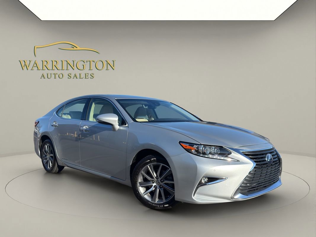 Used 2016 Lexus ES 300h w/ Luxury Package w/Wood Trim image 1