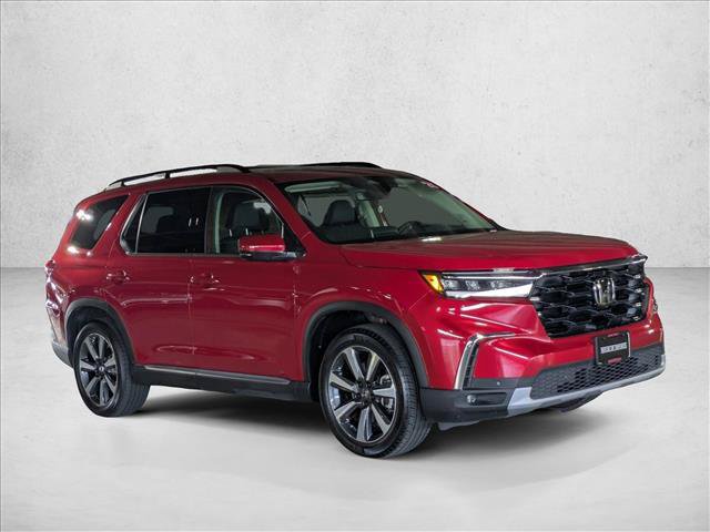 Used 2025 Honda Pilot Touring image 3