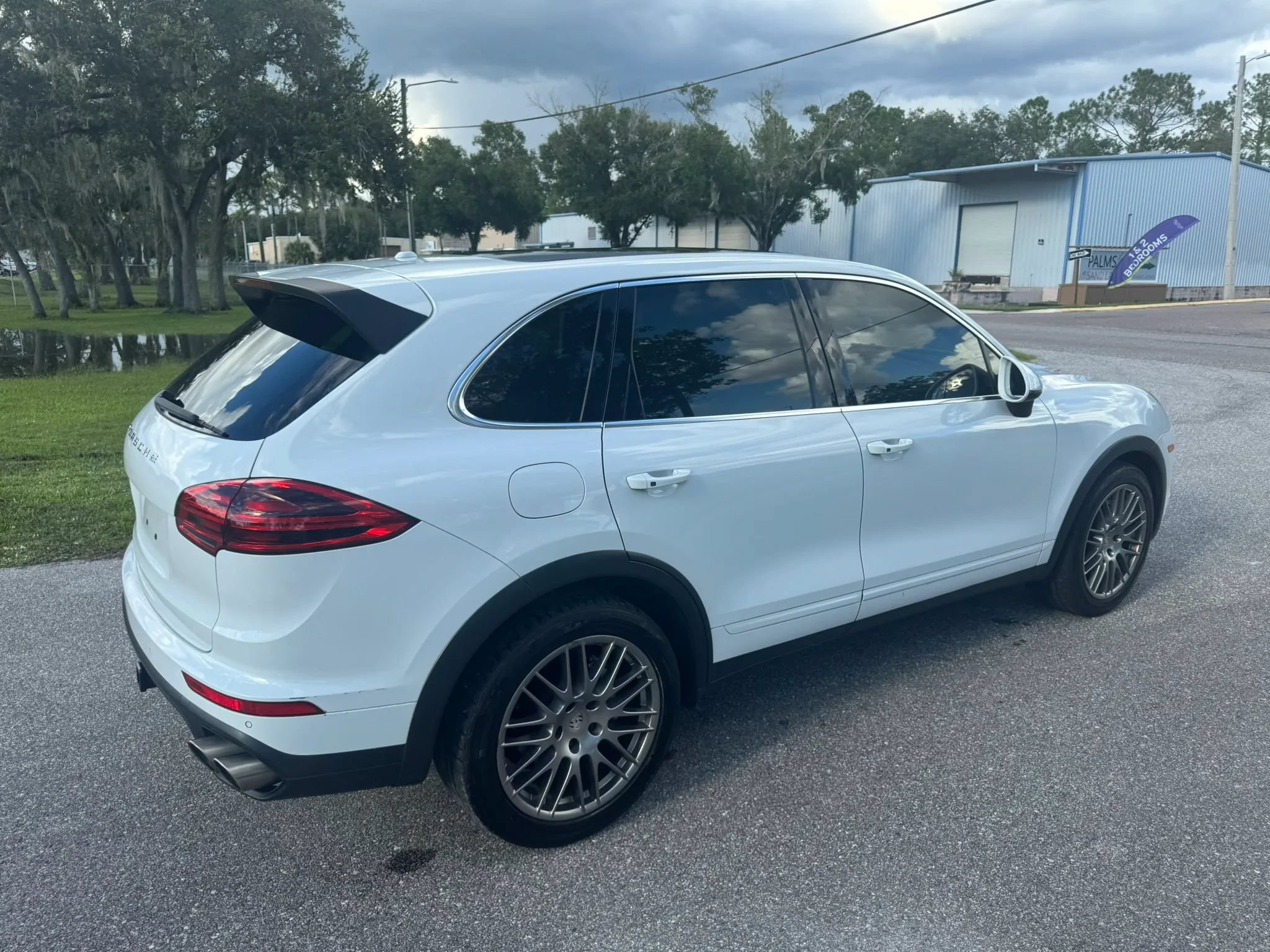 Used 2015 Porsche Cayenne S AWD/4WD image 6