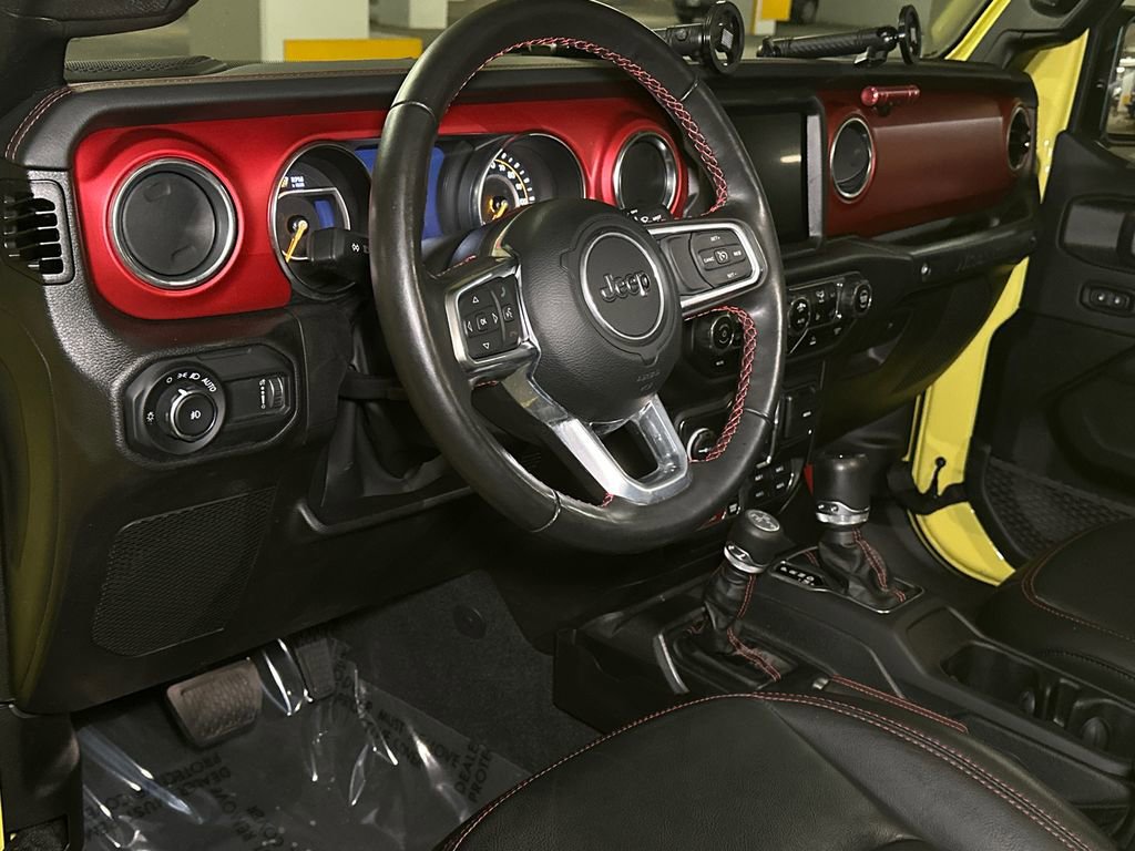 Used 2023 Jeep Wrangler Unlimited Rubicon w/ Cold Weather Group AWD/4WD image 16