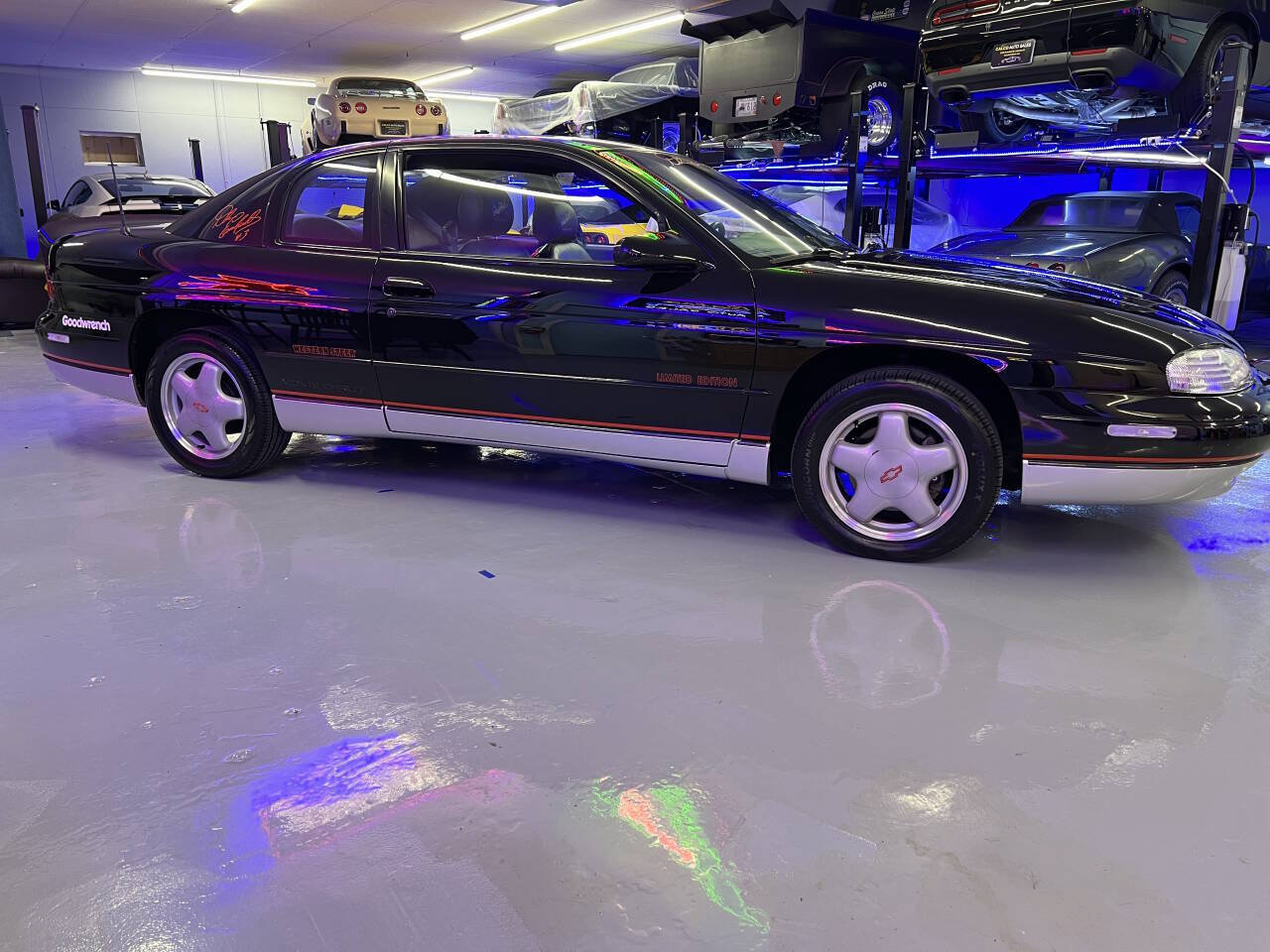 Used 1995 Chevrolet Monte Carlo Z34 FWD image 1