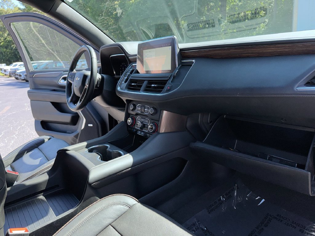 Used 2024 Chevrolet Suburban High Country AWD/4WD image 36