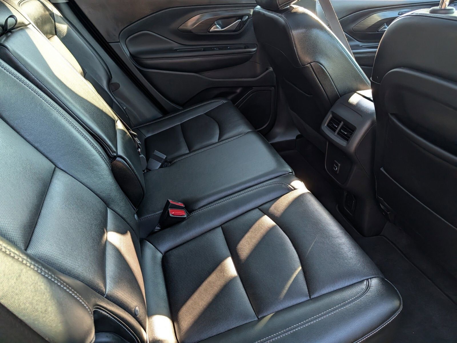 Used 2022 GMC Terrain SLT w/ Infotainment Package II image 24