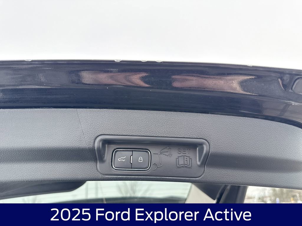 Used 2025 Ford Explorer Active image 18