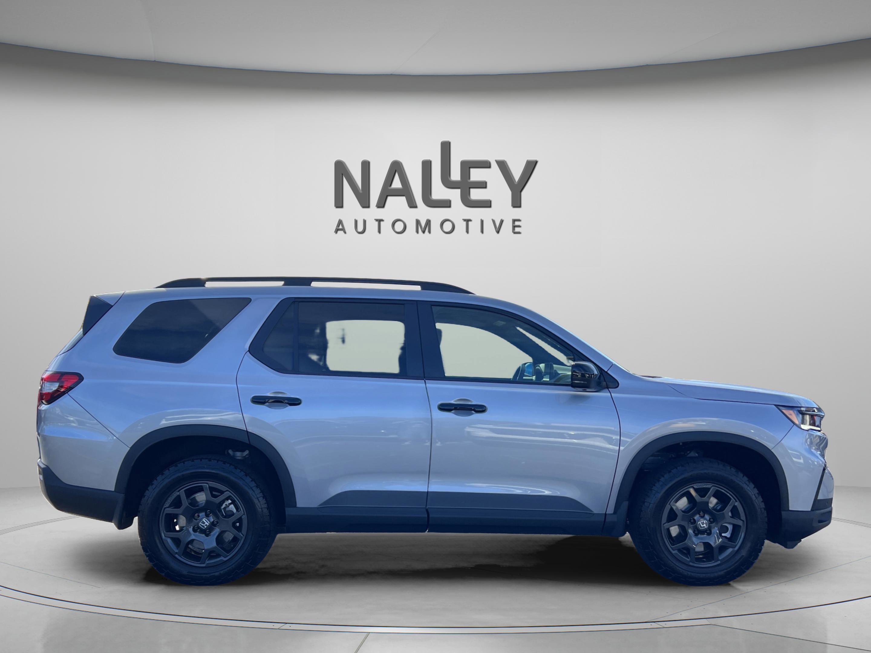 Certified 2025 Honda Pilot TrailSport image 6