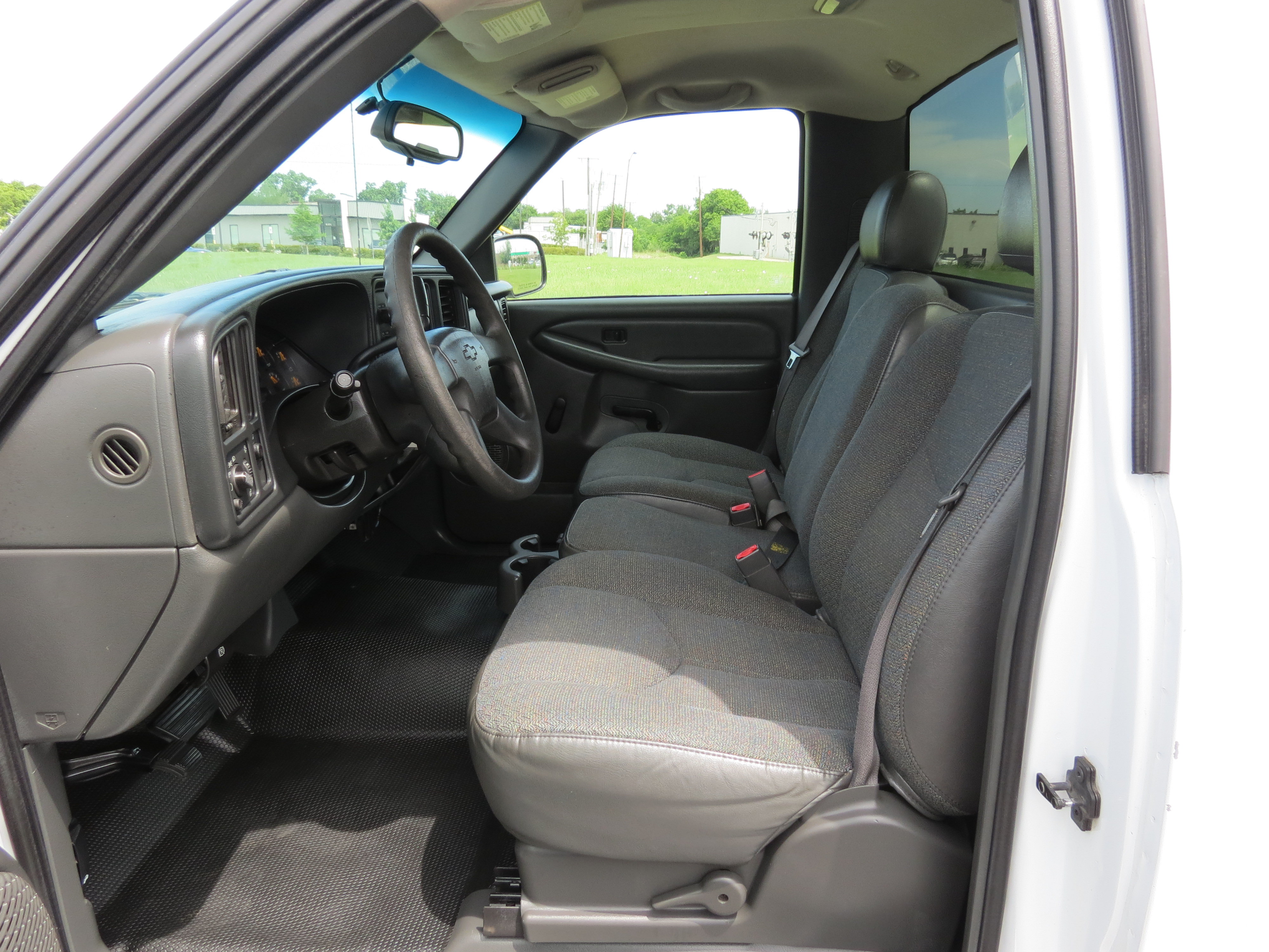 Used 2003 Chevrolet Silverado 1500 2WD Regular Cab w/ Exterior Appearance Package image 18