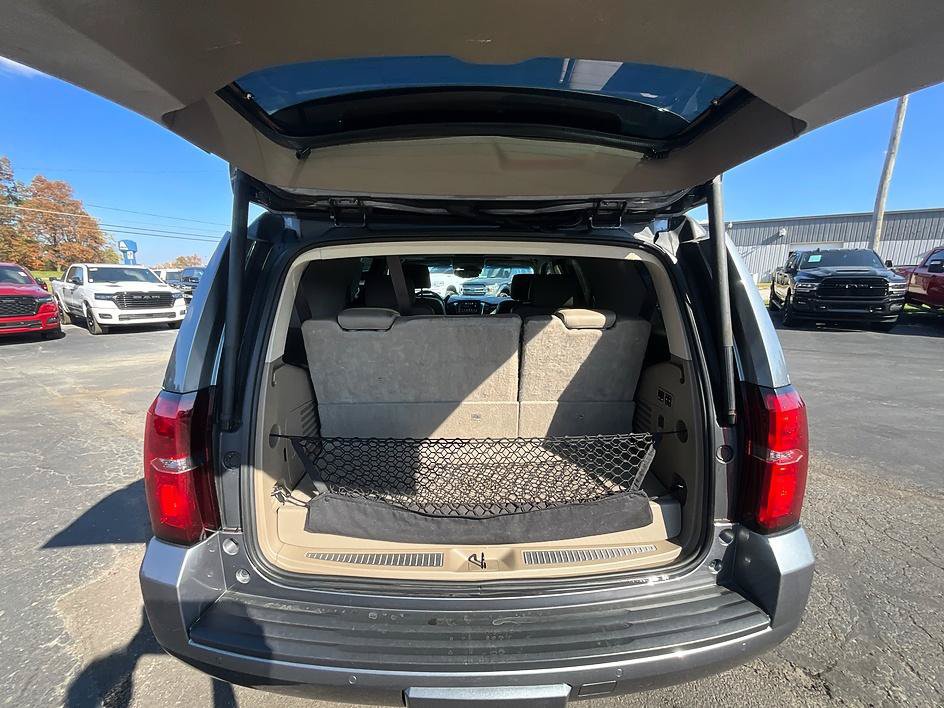 Used 2019 Chevrolet Tahoe LT w/ Luxury Package AWD/4WD image 9