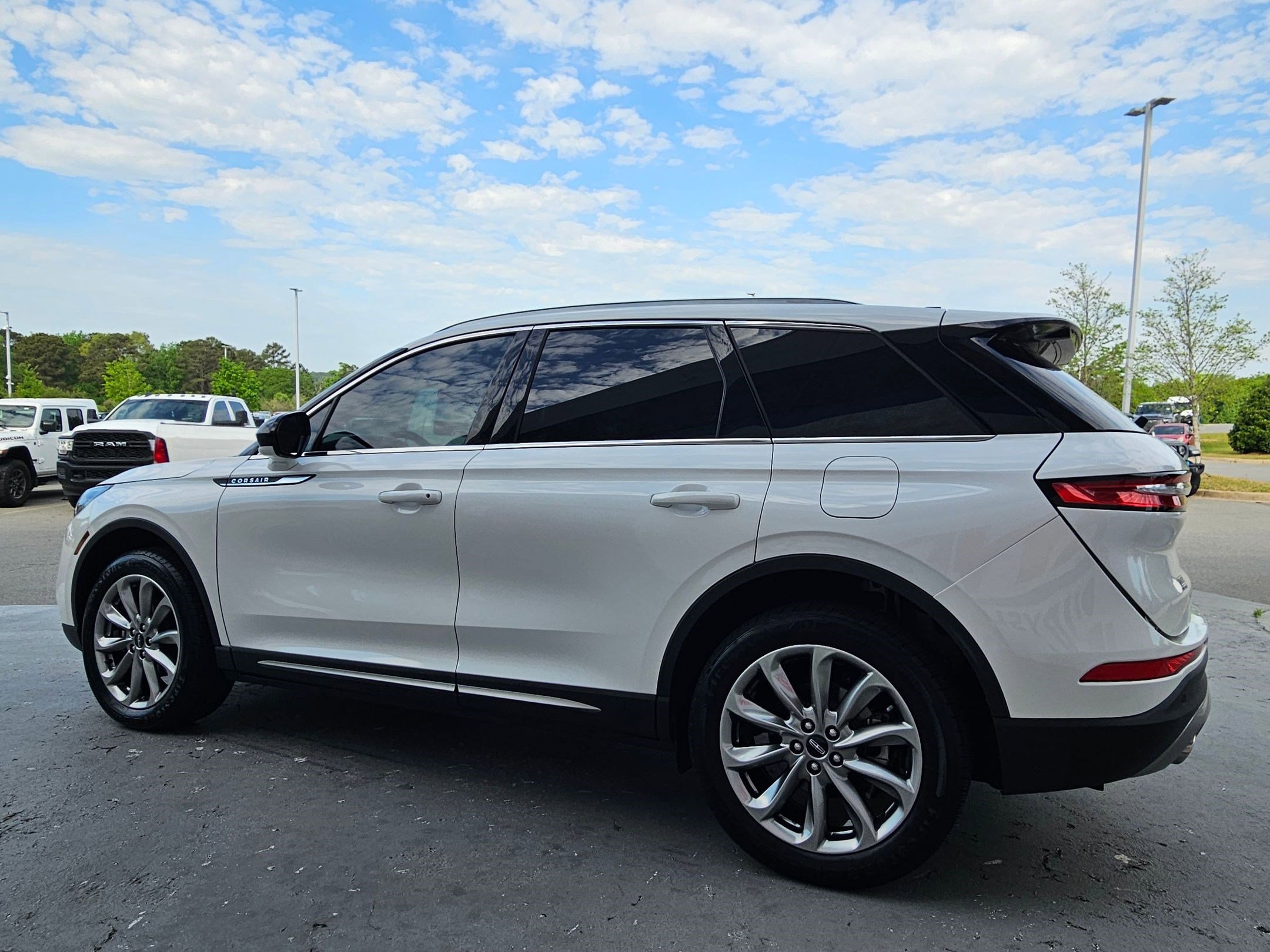 Used 2022 Lincoln Corsair FWD w/ Premium Package image 5