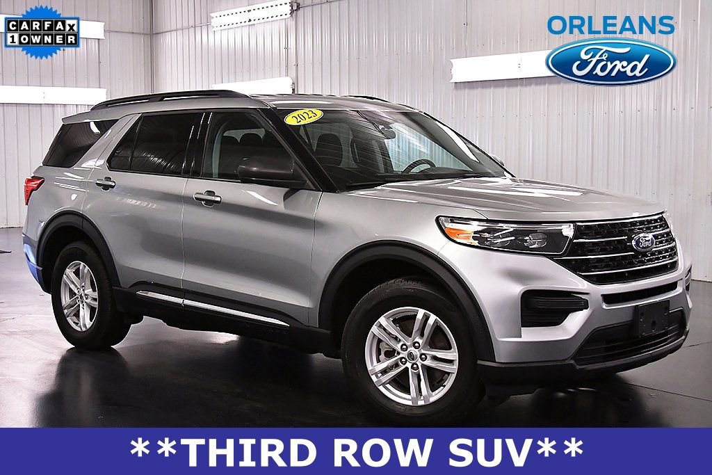 Used 2023 Ford Explorer XLT image 1