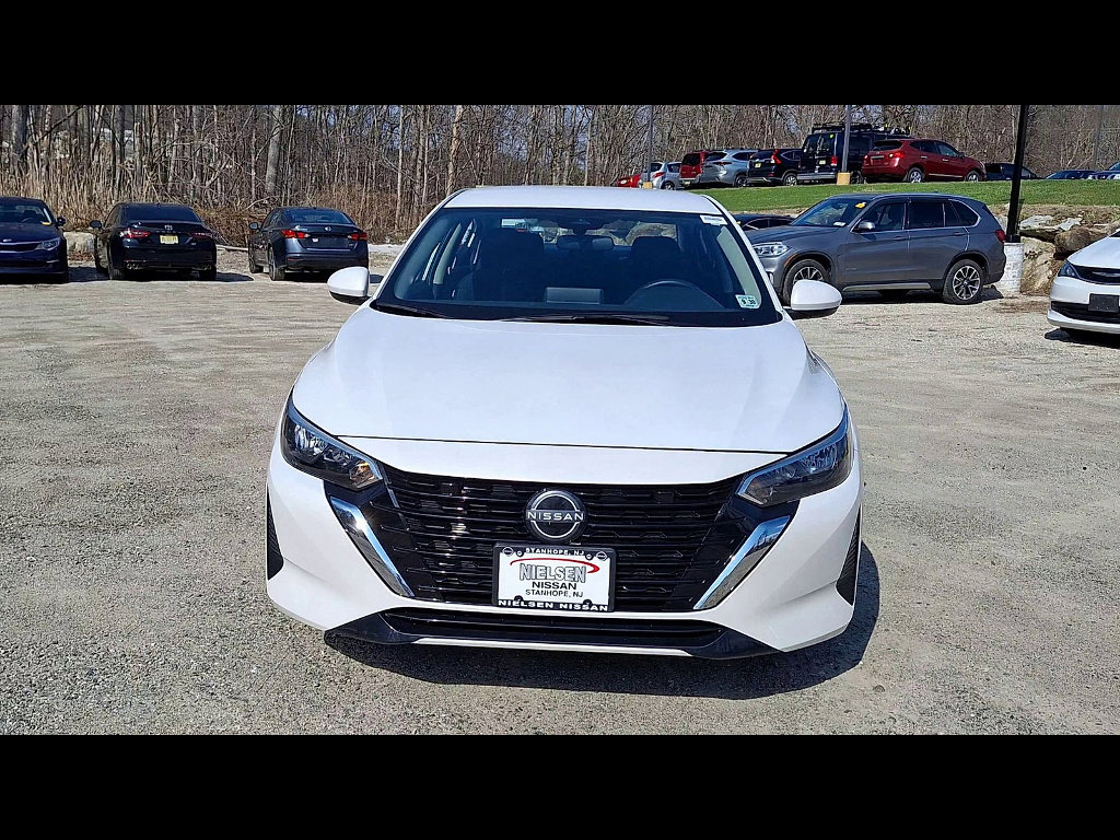 Used 2025 Nissan Sentra SV w/ Trunk Package image 3