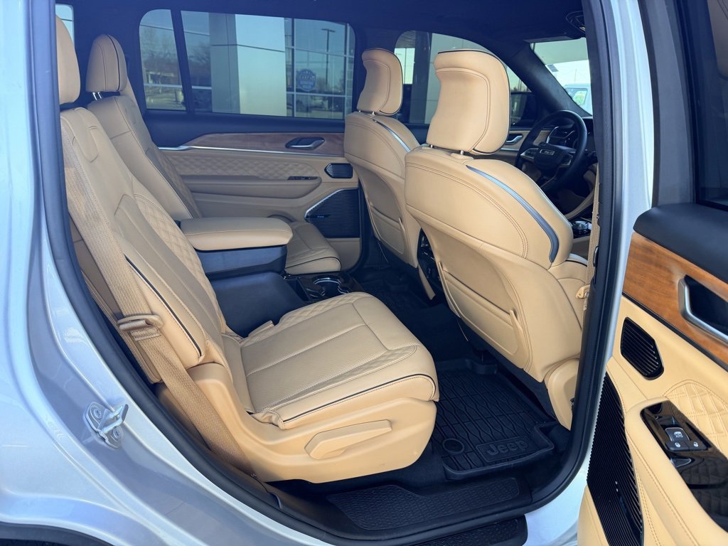 Used 2023 Jeep Grand Cherokee L Summit image 14