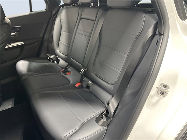 Used 2025 Mercedes-Benz GLC 300 4MATIC image 28