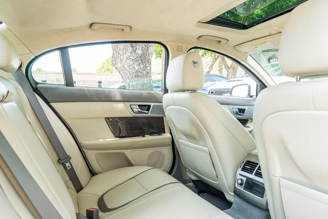 Used 2012 Jaguar XF Portfolio image 42