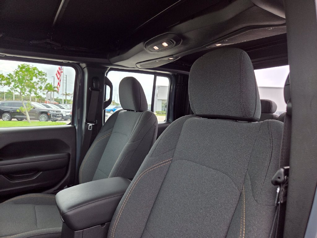 Used 2024 Jeep Gladiator Sport AWD/4WD image 26