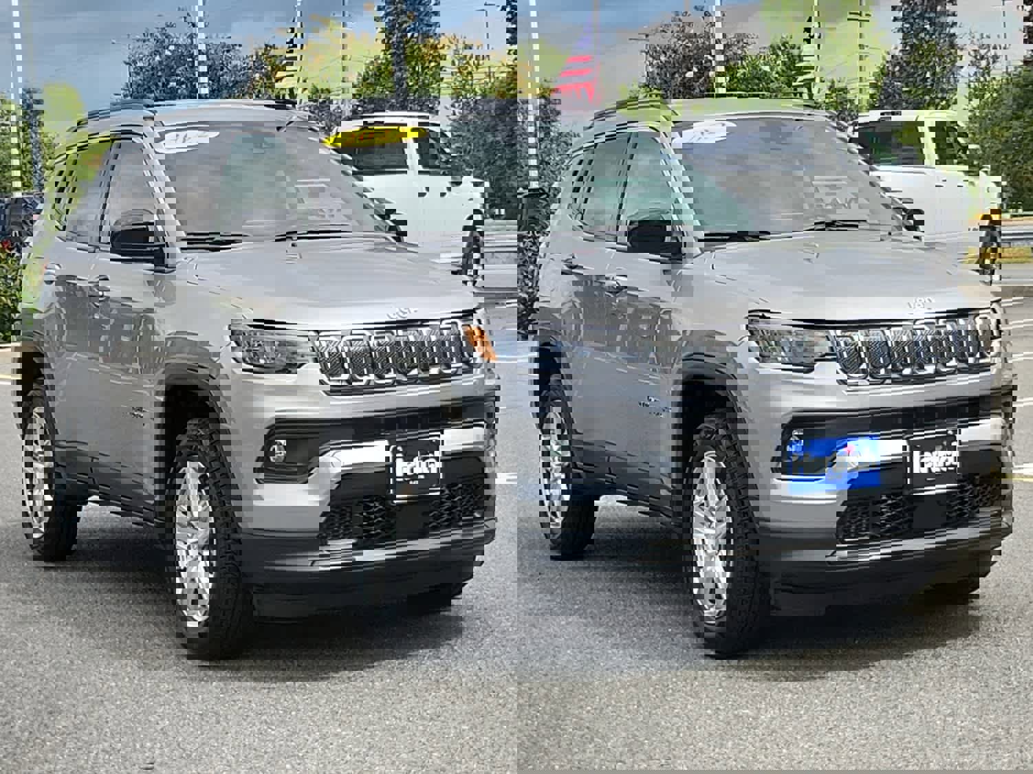 Used 2022 Jeep Compass Latitude image 2