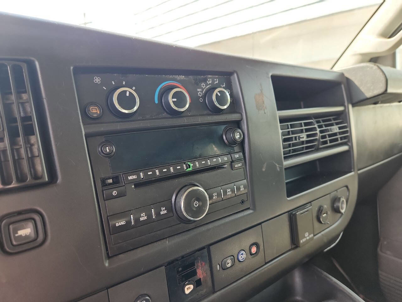 Used 2017 GMC Savana 2500 image 9