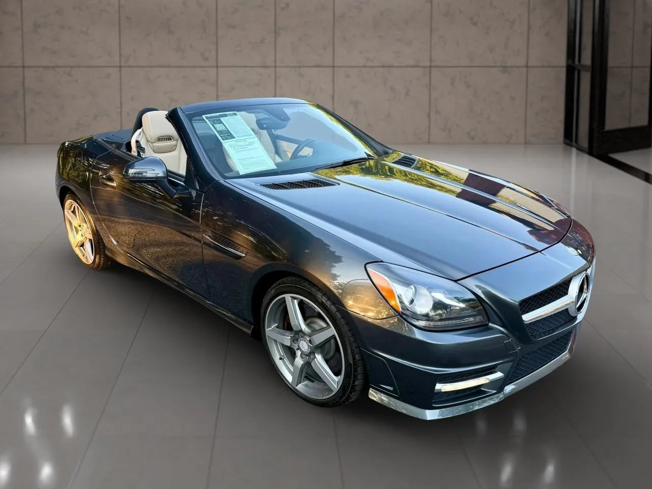 Used 2015 Mercedes-Benz SLK 250 image 27