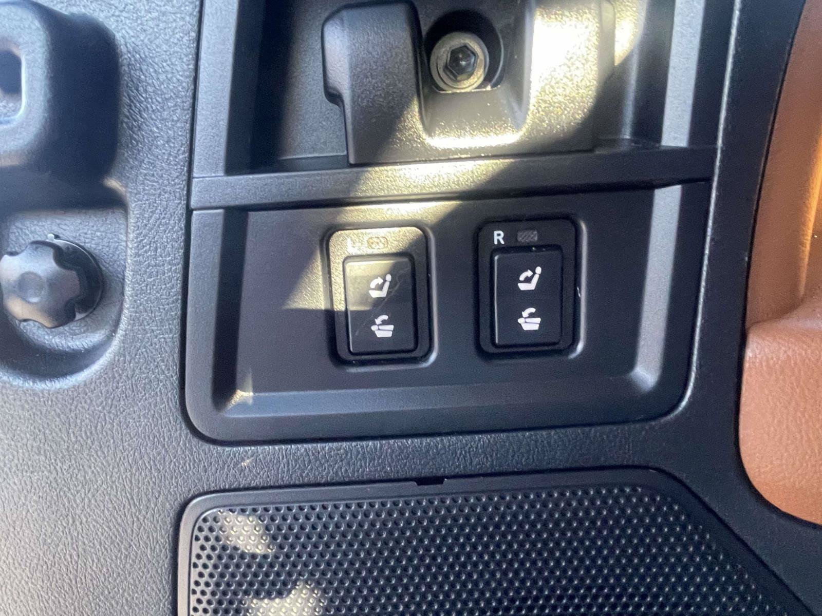 Used 2018 Toyota Sequoia Platinum RWD image 8