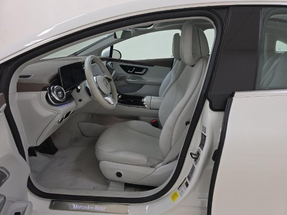 Used 2023 Mercedes-Benz EQE 350+ Sedan image 9