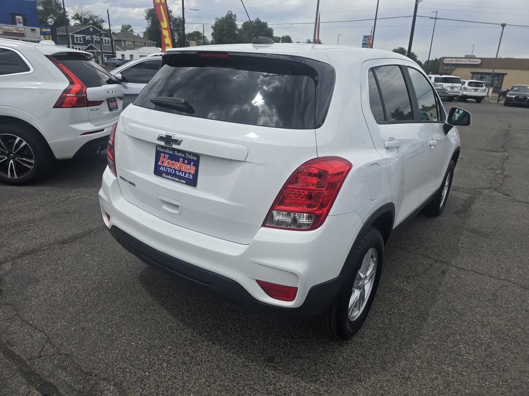 Used 2019 Chevrolet Trax LS w/ Tint and Cruise Package AWD/4WD image 11