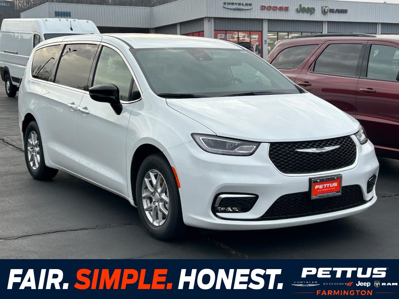 New 2026 Chrysler Pacifica Select FWD image 1