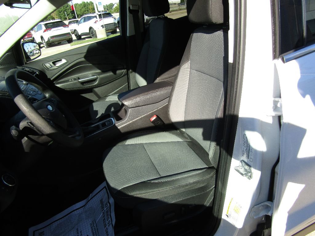 Used 2017 Ford Escape SE image 10
