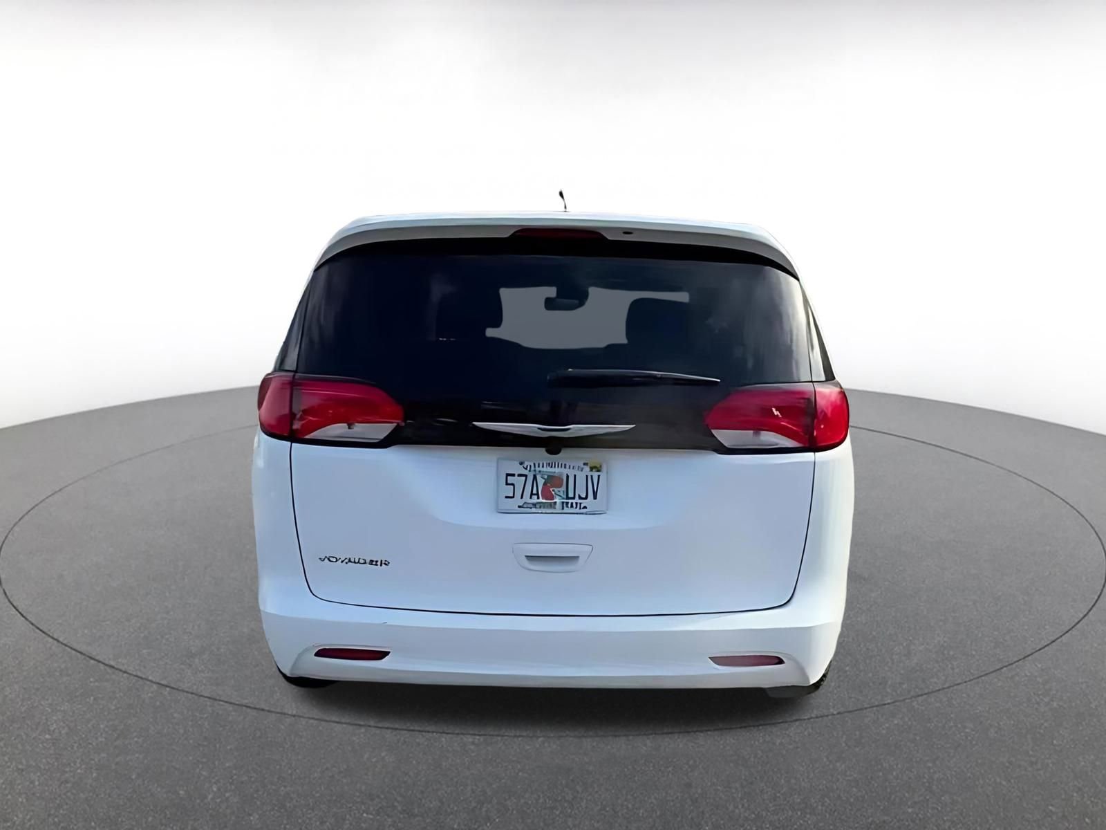 Used 2024 Chrysler Voyager LX image 12