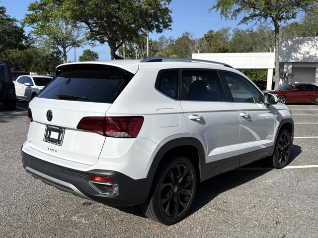 Used 2023 Volkswagen Taos SE FWD image 3