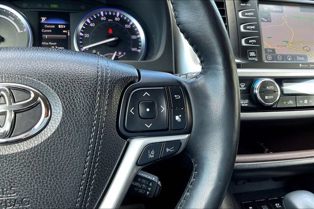 Used 2018 Toyota Highlander Limited Platinum AWD/4WD image 14