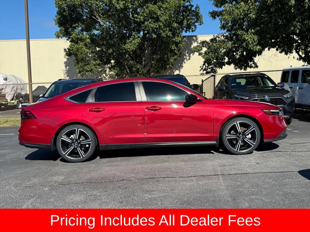 Used 2023 Honda Accord Sport image 2